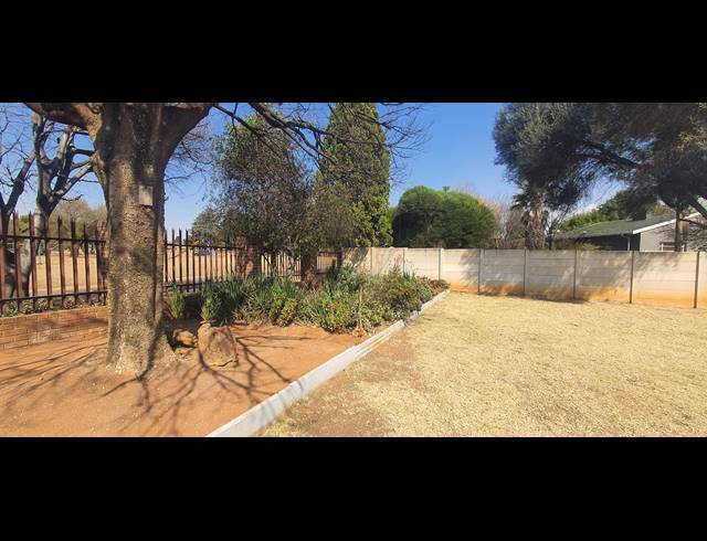 4 BEDROOM HOUSE TO LET IN RENSBURG